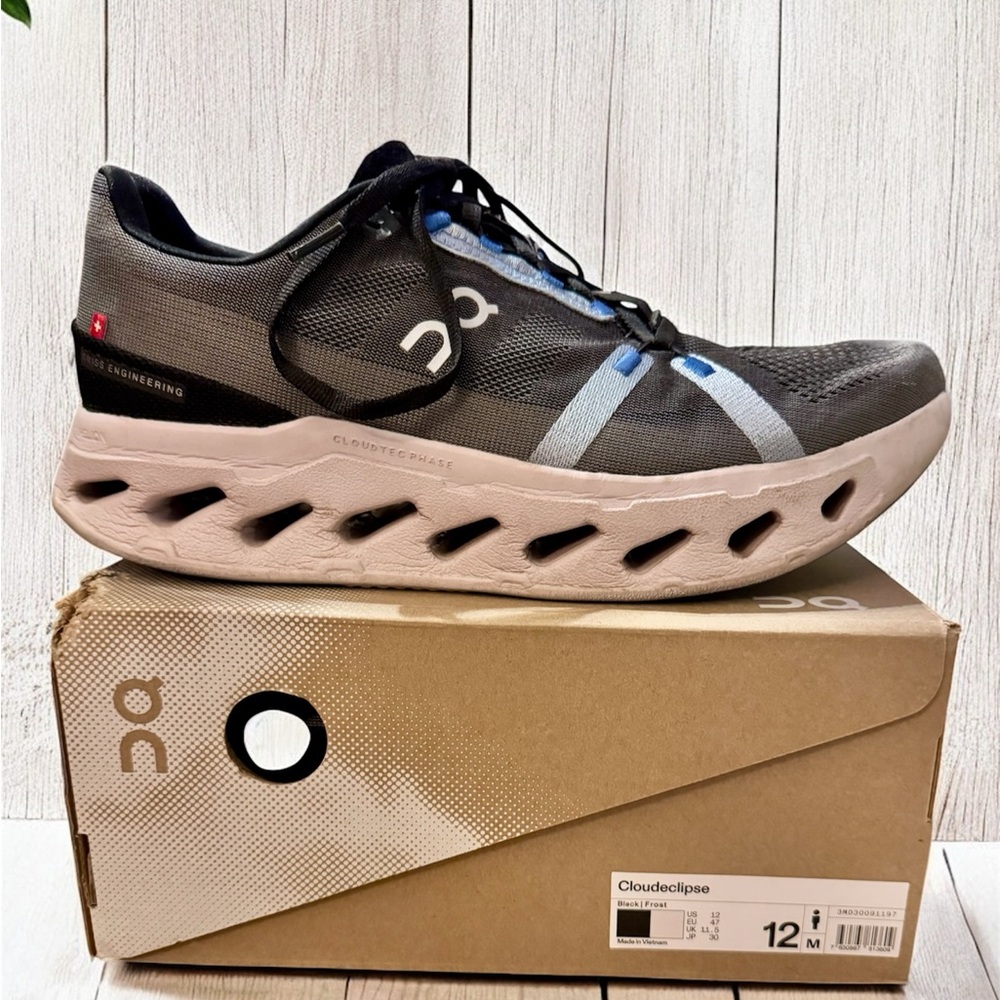 Eclipse Cloudeclipse Shoes in Black and Frost